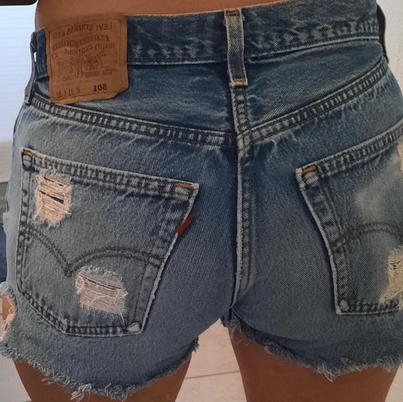 High Waisted Levi Deniem Shorts - Picture 4 of 6